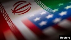 پرچم ایالات متحده آمریکا و جمهوری اسلامی ایران