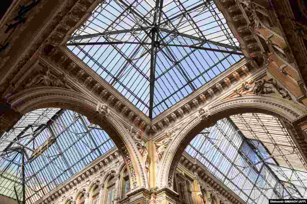 The ceiling of the Odesa Passage.