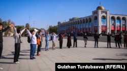 More than 100 demonstrators gathered in Bishkek on October 14 to protest in support of independent media in Kyrgyzstan. 