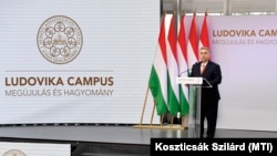 Orbán Viktor miniszterelnök beszédet mond a Nemzeti Közszolgálati Egyetem (NKE) Ludovika Campusának átadásán, 2018. április 4-én