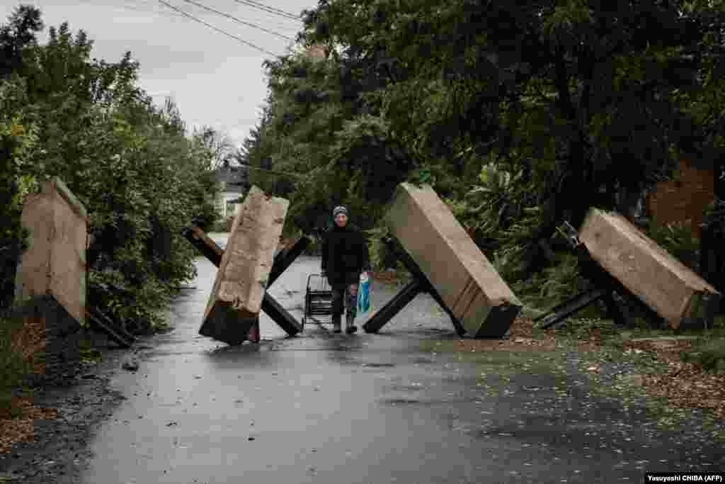 Pe 30 iulie, președintele ucrainean Volodimir Zelenski a ordonat evacuarea forțată a locuitorilor din estul regiunii Donețk. Cu toate acestea, mulți locuitori au refuzat.