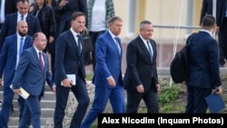 Vizita premierului Olandei, Mark Rutte, la baza militară Cincu, alături de președintele Klaus Iohannis și premierul Nicolae Ciucă.