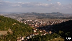 Kamberi navodi da su srpski političari konstantno "osporavali rezultate popisa koji je pokazao da su pripadnici albanske zajednice većina u opštinama Preševo i Bujanovac" (na fotografiji panorama Preševa)