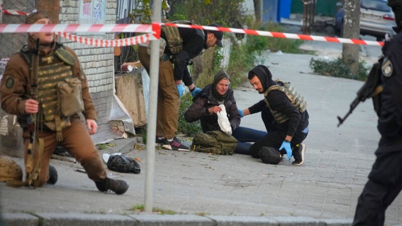 Najmanje jedna osoba ubijena, tri povrijeđene u ruskom napadu na Kijev