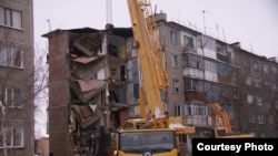 Дом №4, где рухнул подъезд с первого по пятый этаж. Поселок Шахан Карагандинской области, 2 января 2017 года.