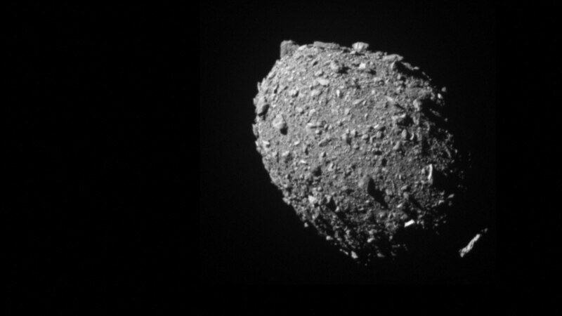Sonda e NASA-s ndryshoi drejtimin e asteroidit Dimorphos