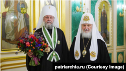 Mitropolitul Moldovei Vladimir, decorat de patriarhul rus Kiril, cu una dintre cele mai înalte distincții ale Patriarhiei Moscovei, octombrie 2022