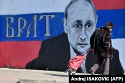 Murali i presidentit të Rusisë, Vladimir Putin, në ditën kur është pikturuar - 5 mars 2022.
