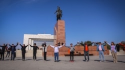 Сөз эркиндигин коргоп Бишкектин борбордук аянтына чыккандар, 14-октябрь, 2022-жыл.