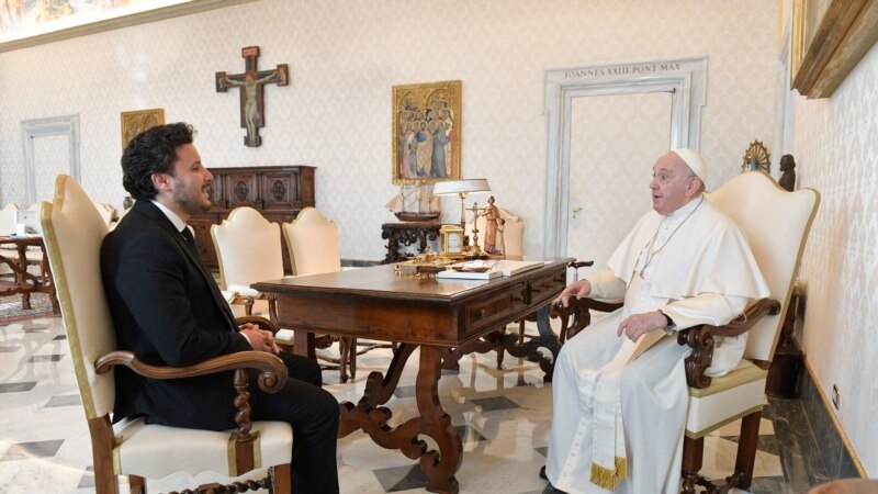 Premijer Crne Gore sa papom Franjom u Vatikanu