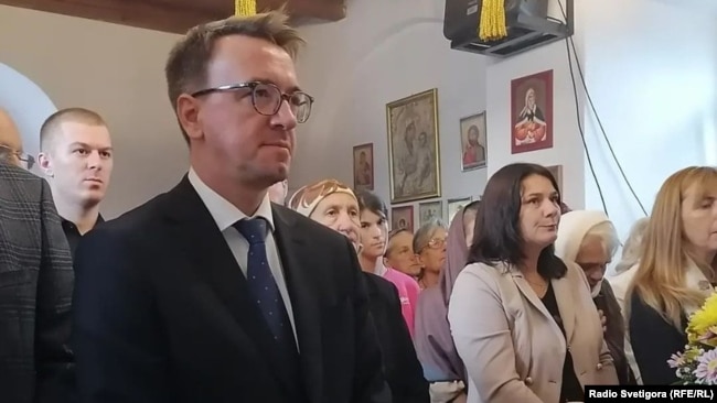 Ambasador Ruske Federacije u Crnoj Gori Vladislav Maslenikov, otpravnica poslova Ambasade Republike Srbije u Crnoj Gori Jelisaveta Čolanović na crkvenoj proslavi u Danilovgradu, 9. oktobar 2022. godine