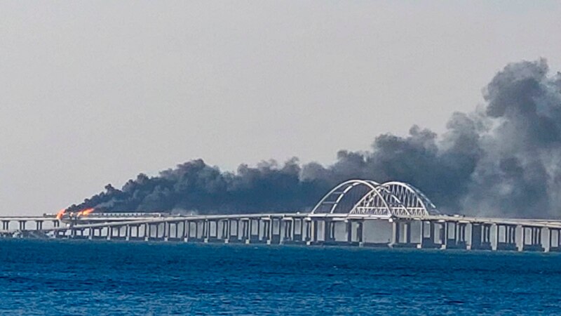 Взрыв на Крымском мосту: охваченные огнем цистерны и паника в Крыму 