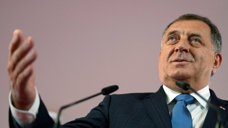 Dodik najavio uredbu o zabrani ulaska 
visokog predstavnika u RS