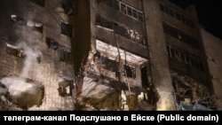 Последствия падения самолета Су-34 на жилой дом в Ейске