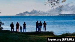 Пожар после взрыва на Керченском мосту. 8 октября 2022 года, Керчь, Крым