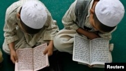 Dječaci u medresi u Afganistanu (fotoarhiva)