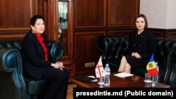 Președinta Georgiei, Salome Zurabișvili, întâlnită la Chișinău de președinta R. Moldova, Maia Sandu, în cadrul primei vizite a unui șef de stat georgian în R. Moldova în ultimii 12 ani, 17 octombrie 2022