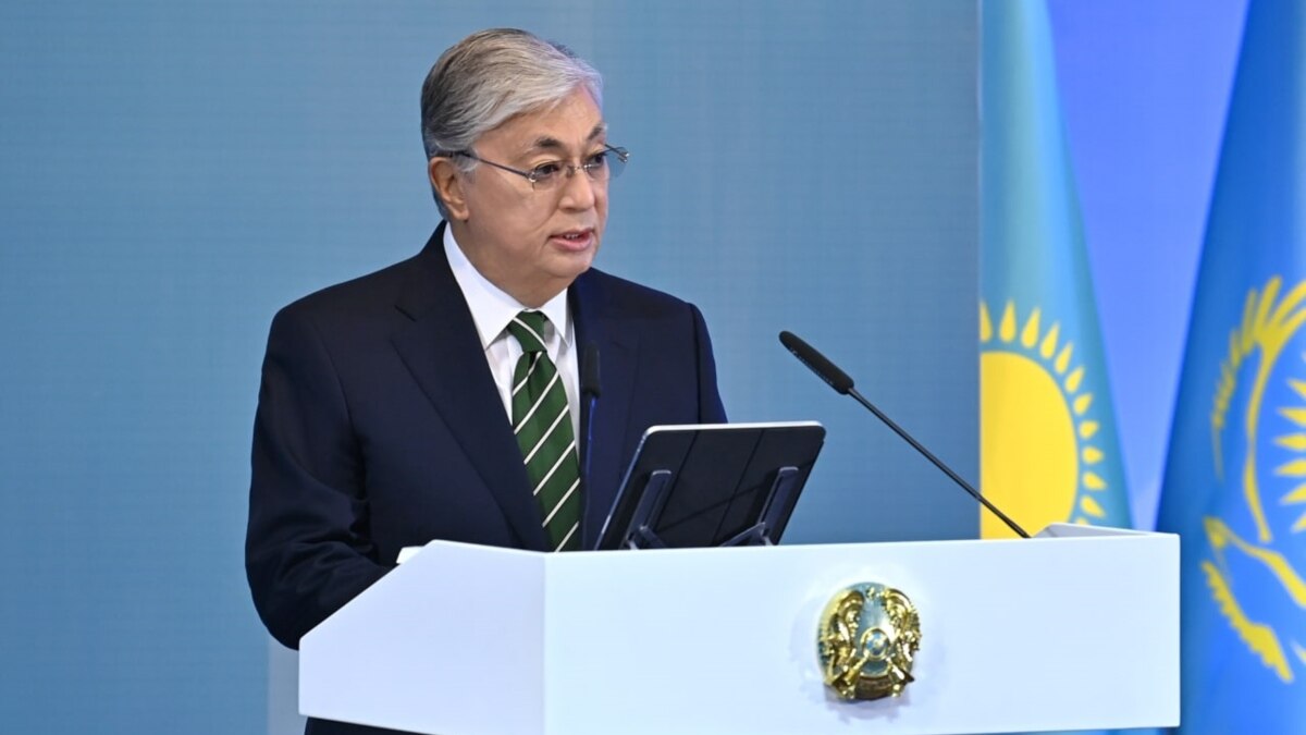 Зеленський привітав Токаєва з перемогою на виборах президента Казахстану