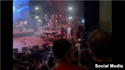 تصویری ویدیویی از کنسرت ناتمام داریوش در لندن