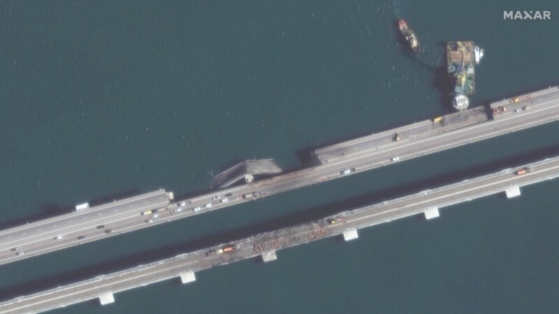 Появились спутниковые фото очередей грузовиков в Керчи и ремонта Крымского моста