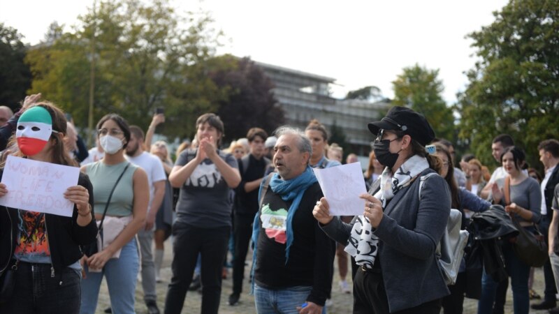 U Beogradu protest ispred Ambasade Irana