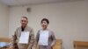 Гражданские активисты Маруа Ескендирова и Амангельды Оразбаев на суде по их делу. Уральск, 7 октября 2022 года