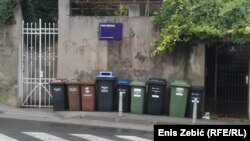 U zagrebačkoj gradskoj upravi kažu kako se novi model gospodarenja otpadom počinje primjenjivati od 1. listopada i provodit će se u skladu sa Zakonom o gospodarenju otpadom i Odlukom o načinu pružanja usluge prikupljanja komunalnog otpada na području Zagreba 