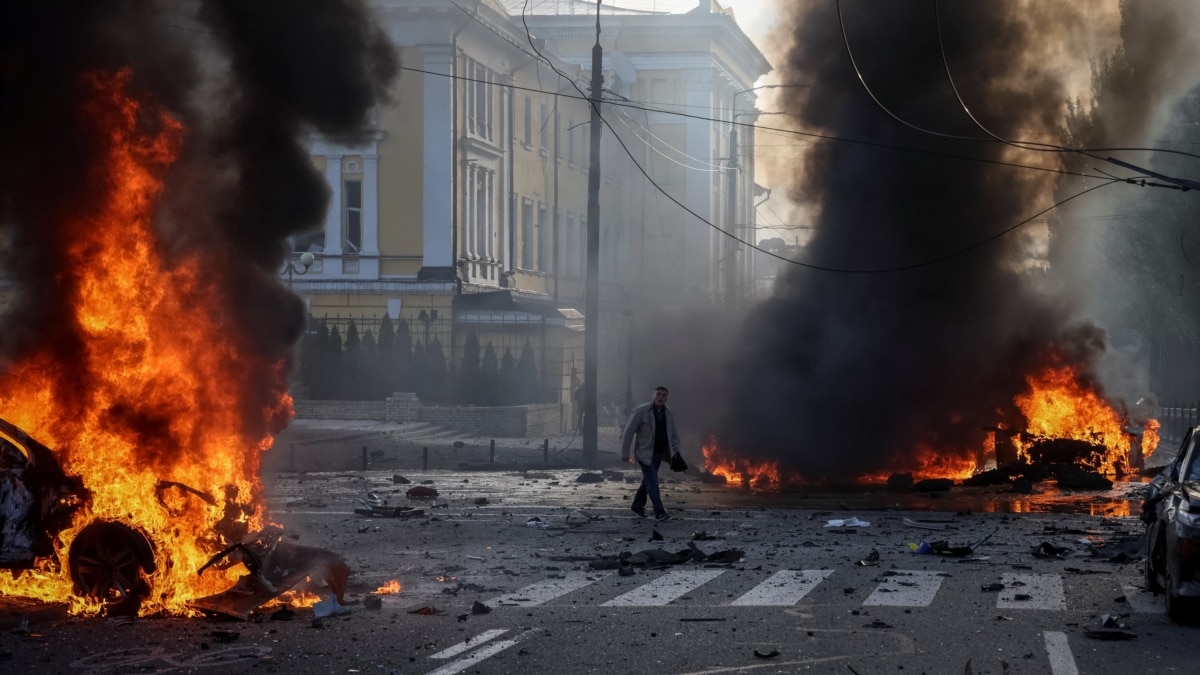 Захід відреагував на масований обстріл України