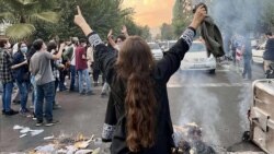 زنان ایرانی به خیابان‌ها آمدند و بازنخواهند گشت
