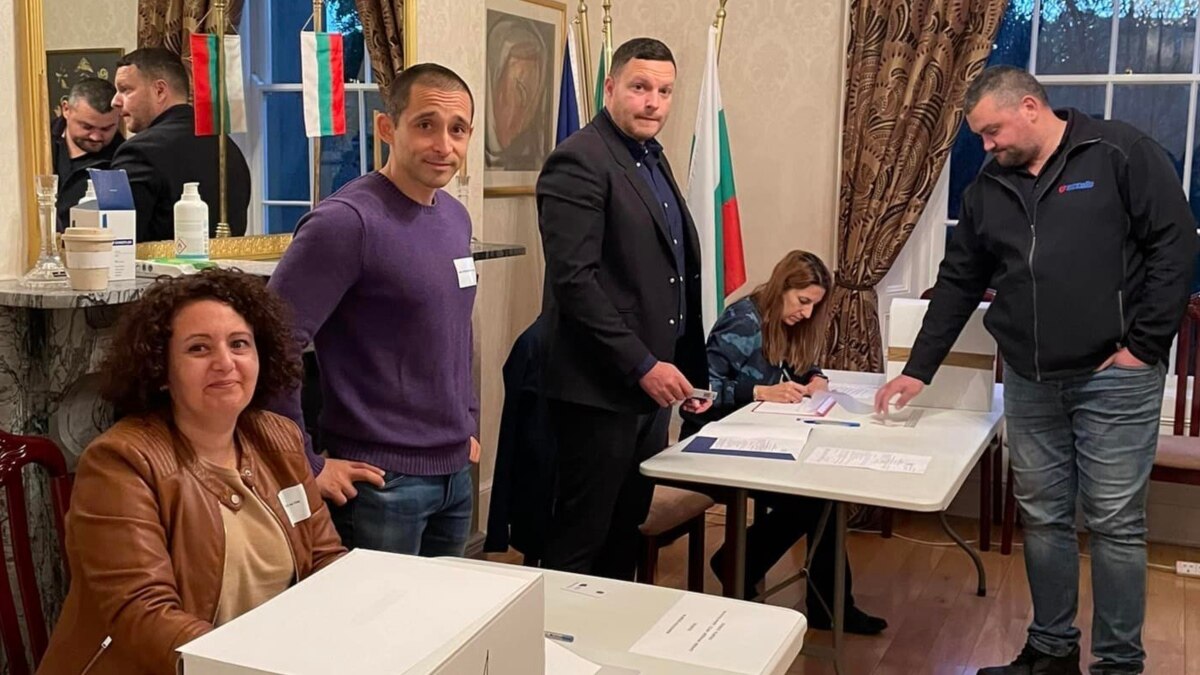 По-ниска избирателна активност, едни и същи победител и подгласник, но