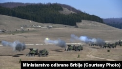 Vežba Vojske Srbije na haubici Nora B-52.