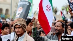 Демонстрация хуситов в знак солидарности с Ираном и Ливаном в столице Йемена Сане. 6 марта 2026 года