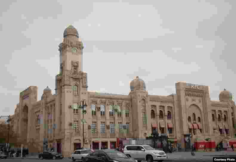 Azerbaijan -- Old and new Baku, NOT TO USE, JUST FOR INFOGRAPHIC, 