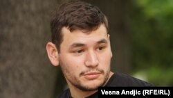 Небојша Радовановиќ (23) од Белград, верува дека во војска само би научил да се справува со природата