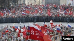 Шествие «Бессмертного полка» в центре Москвы, 9 мая 2022 года. 