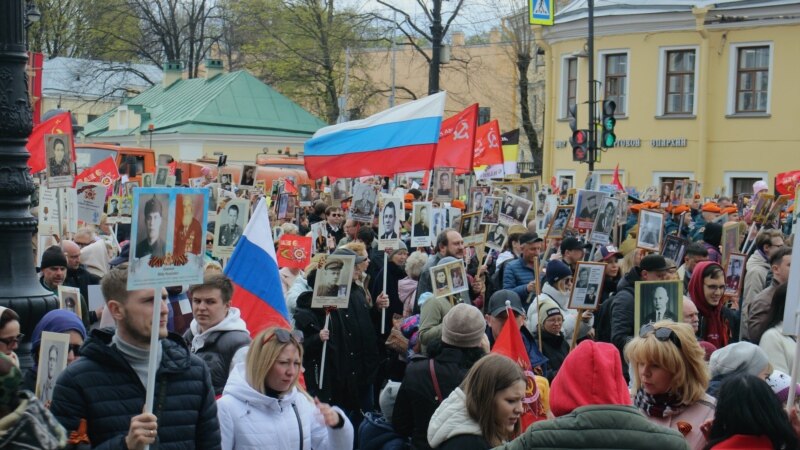 «ОВД-Инфо»: 9 мая по всей России задержали 125 человек за антивоенные пикеты и другие акции

