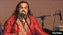 Pakistanly aýdymçy Amjad Sabri.