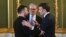 Ukrajinski predsednik Volodimir Zelenski, britanski premijer Kir Starmer i francuski predsednik Emanuel Makron tokom samita u Londonu, 2. mart 2025.