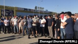 The protesters said they would hand in a petition "not to allow representatives of a movement that propagates values contradicting our traditions and religion" to enter Aqtobe.