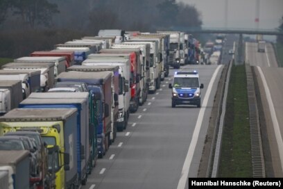 Черга з вантажівок на німецько-польському кордоні. 19 березня 2020 року