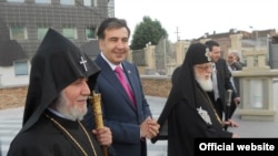 Georgia - President Mikheil Saakashvili meets with the supreme heads of the Georgian and Armenian Churches, 10Jun2011.