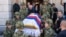 Pripadnici Vojske Srbije iznose iz crkve kovčeg s telom Ratka Mladića, osuđenog za genocid i druge ratne zločine u BiH, Beograd 7. septembar 2026.