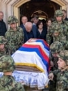 'To je ogledalo Srbije': Srebrenica u danu Mladićeve sahrane