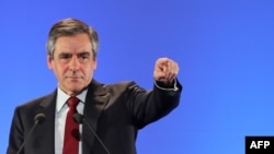 Former French Prime Minister Francois Fillon (file photo)