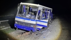 Автобус, пострадал от руски балистични ракети след удара им по Одеса.