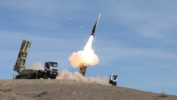Američki zvaničnici su rekli da su američke snage napale iranske lansere raketa (prikazane na arhivskoj fotografiji) i drugu imovinu nakon što je Teheran pucao na brodove u Hormuškom moreuzu.