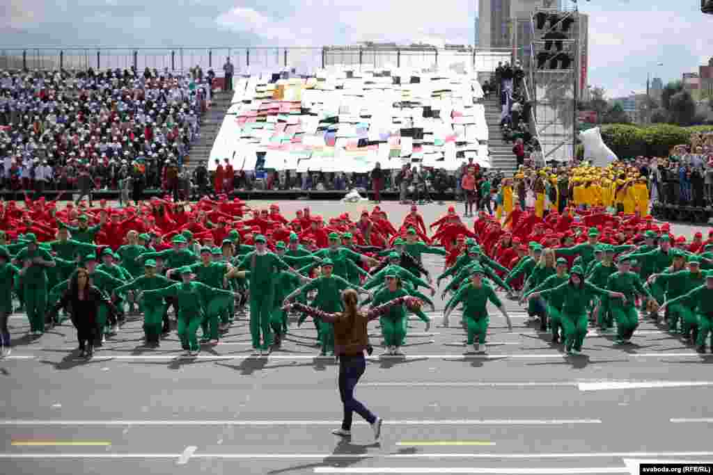  Рэпэтыцыя параду да Дня рэспублікі 2 ліпеня 2014 г. 