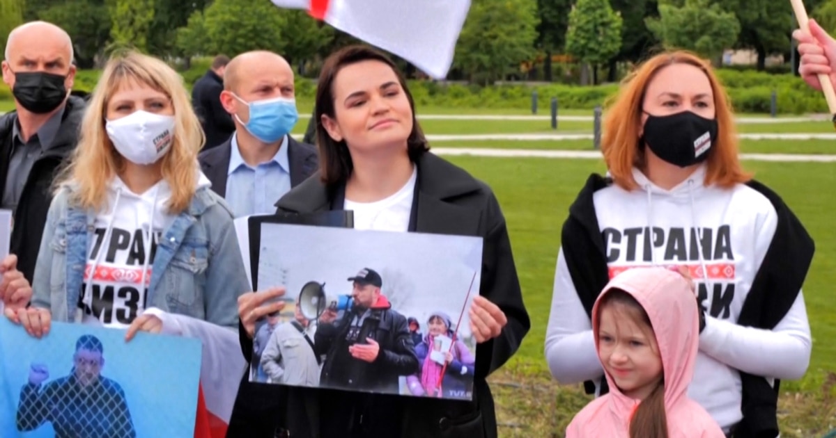Belarusian Opposition Leader Leads Rally In Lithuania