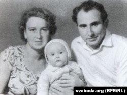 Анатоль Вярцінскі з жонкай Адай і сынам Яўгенам. 1960