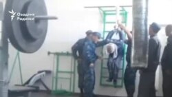 Интернетда Қозоғистондаги қаттиқ режимли колонияда маҳбусларнинг қийноққа солинаётгани видеоси пайдо бўлди